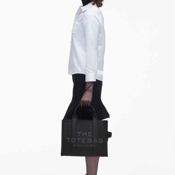 Marc Jacobs Handbags - Marc Jacobs Black Tote Bag